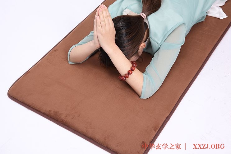 108拜是最好的“经络运动”!每天108拜,身心两相宜,百病去无踪! 108拜是最好的“经络运动”!每天108拜,身心两相宜,百病去无踪!