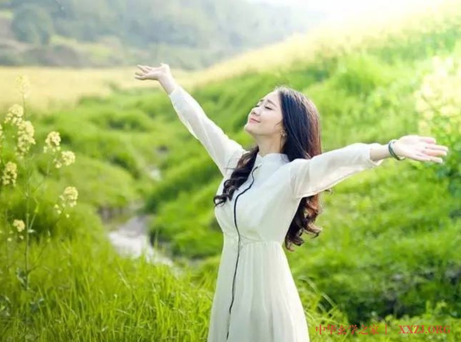 做自己的太阳，无需凭借谁的光。