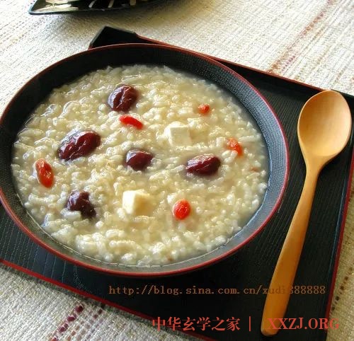 这碗粥，可扶正健脾，又可利湿消肿，还能除心烦！